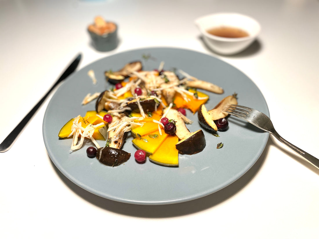 Dampet græskar med stegt Karl Johan, sprød knoldselleri og fermenterede ribs